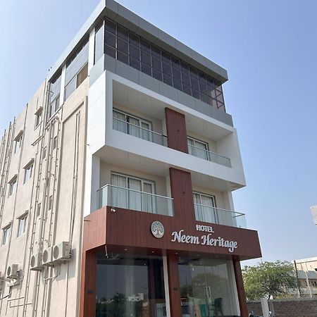 Hotel Neem Heritage Shirdi Esterno foto