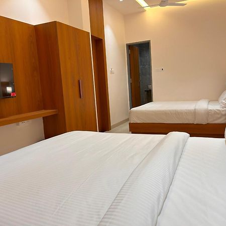 Hotel Neem Heritage Shirdi Esterno foto