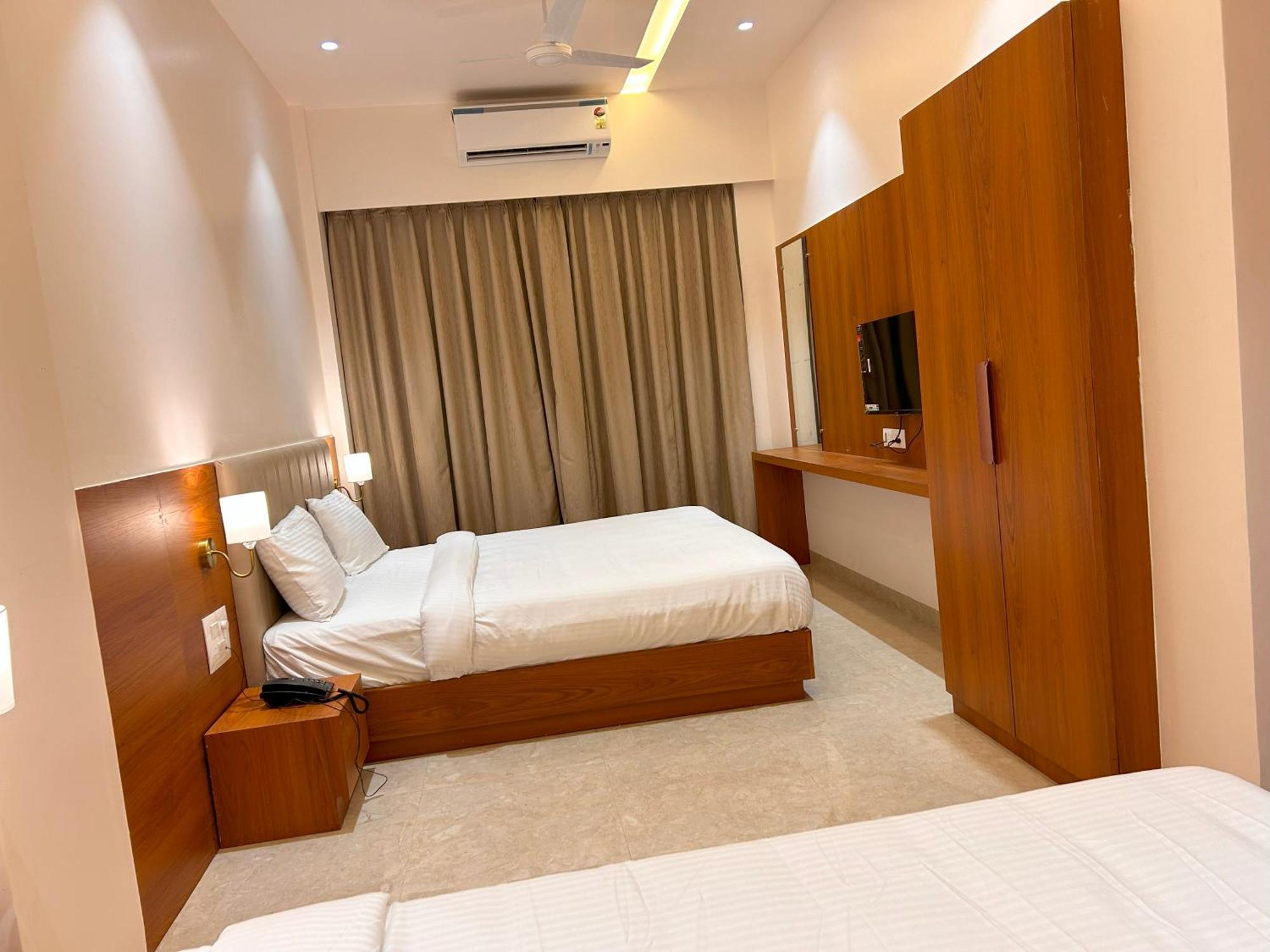 Hotel Neem Heritage Shirdi Esterno foto