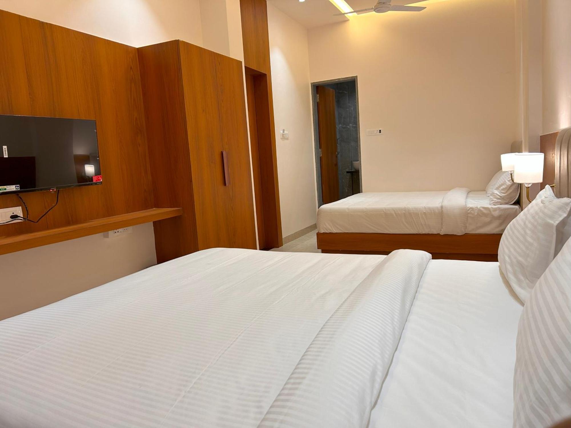 Hotel Neem Heritage Shirdi Esterno foto