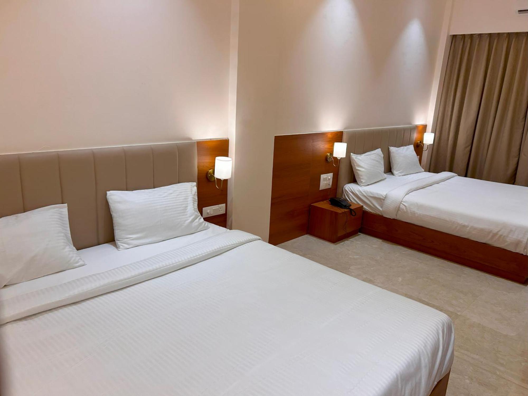 Hotel Neem Heritage Shirdi Esterno foto